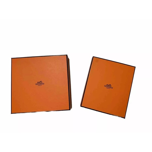 🆕 Authentic Hermès Gift Boxes, Tissue, Receipt Holder, Ribbons - Picture 2 of 3